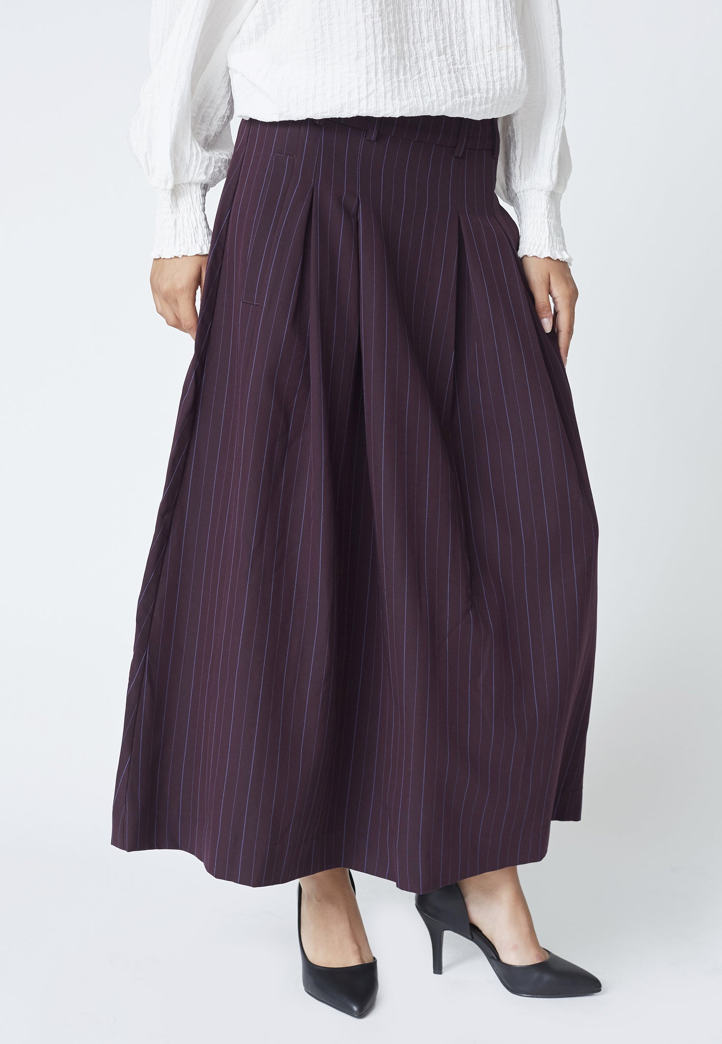 Anya pinstreep plum