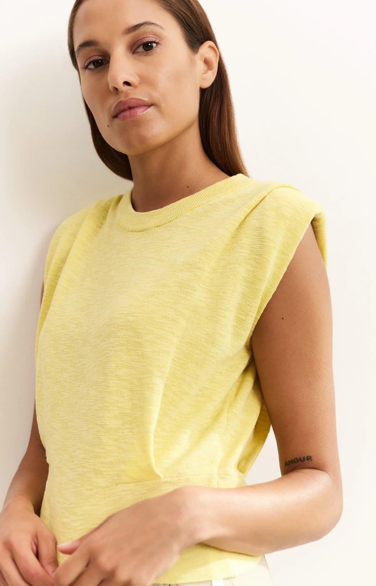 Ya Shoulder detail 000465