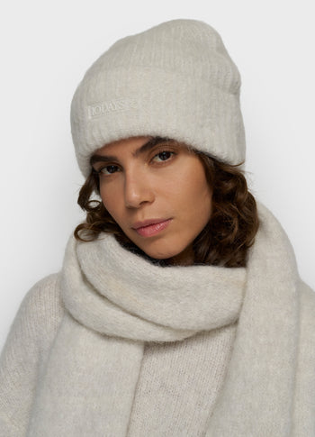 Hairy beanie lurex