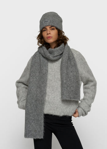 Hairy knit scarf