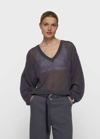 Thin V neck knit sweater