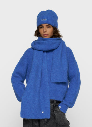 Hairy knit scarf