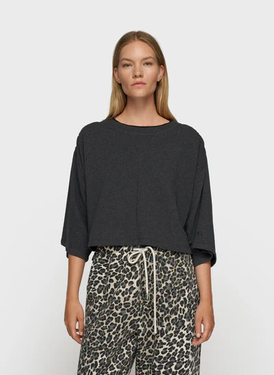 Cropped gathering swaeter