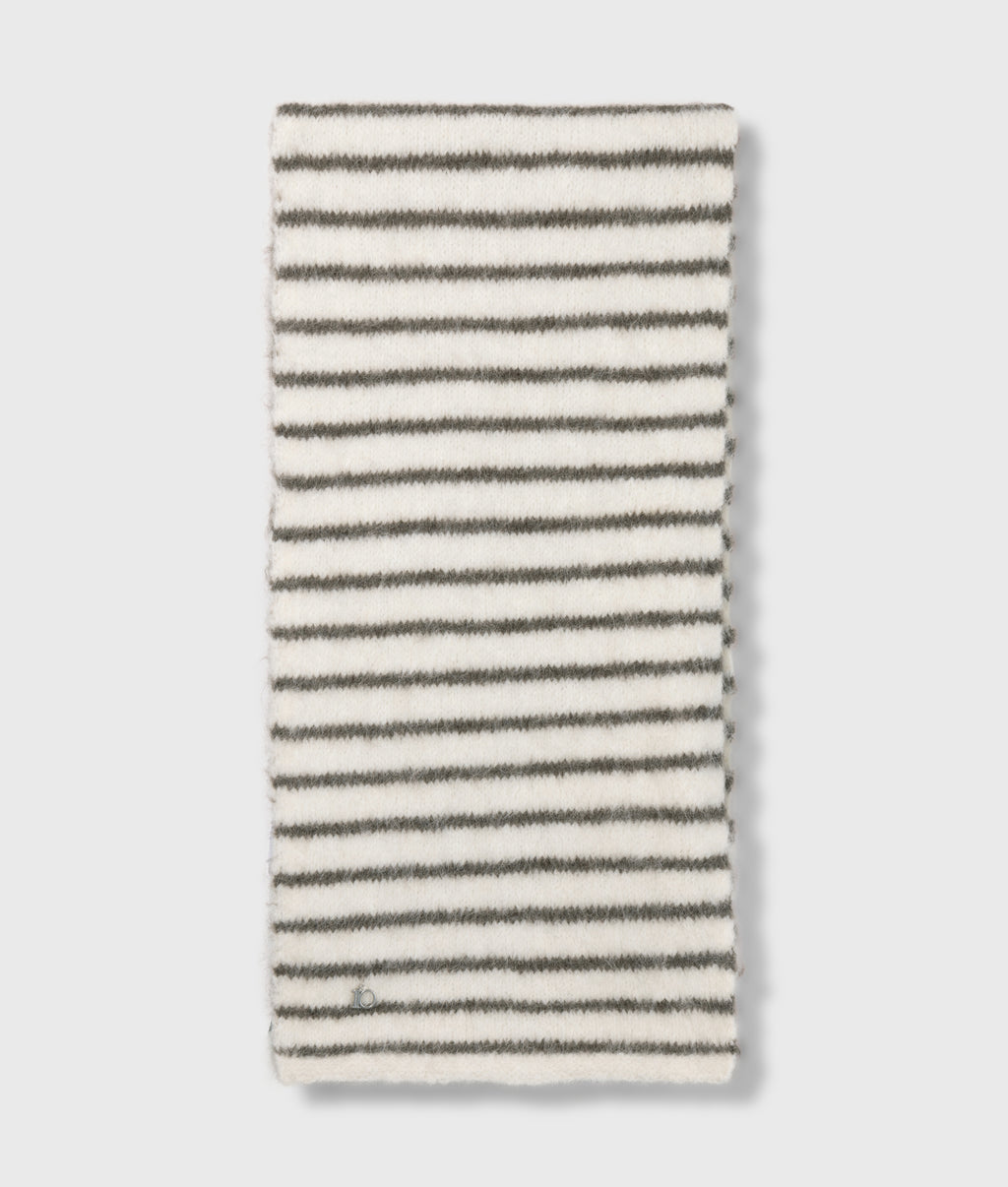 Hairy knit scarf stripes