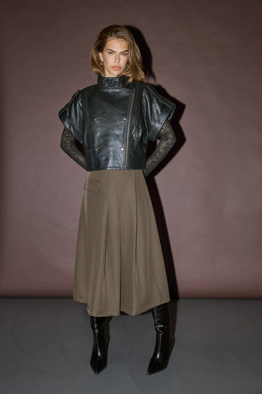 Phoebe leather