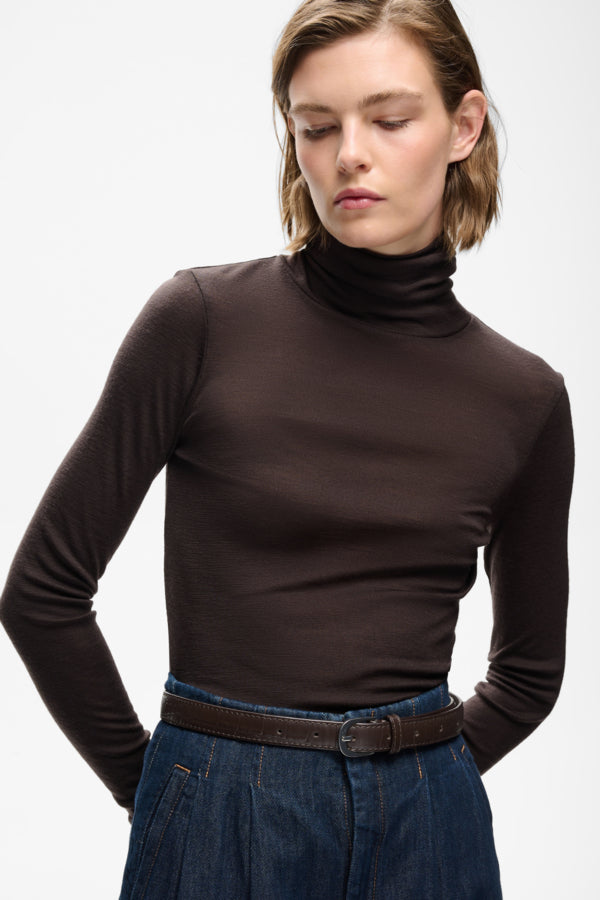 Fang rollneck