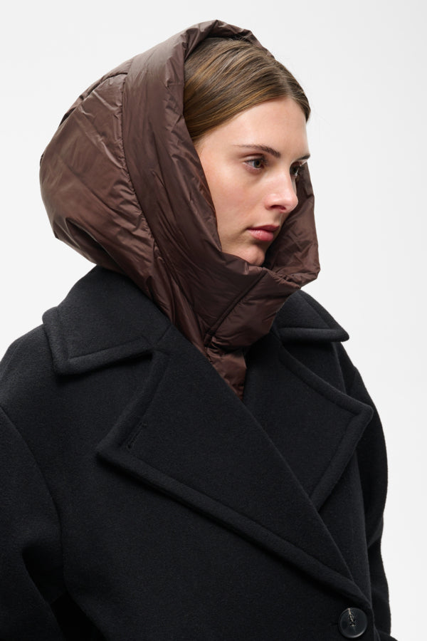 Lila hood