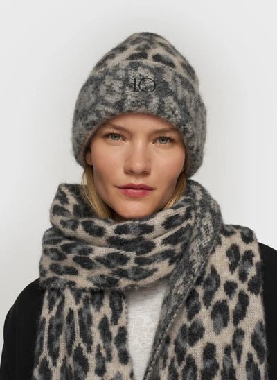 Knit BEANIE leopard