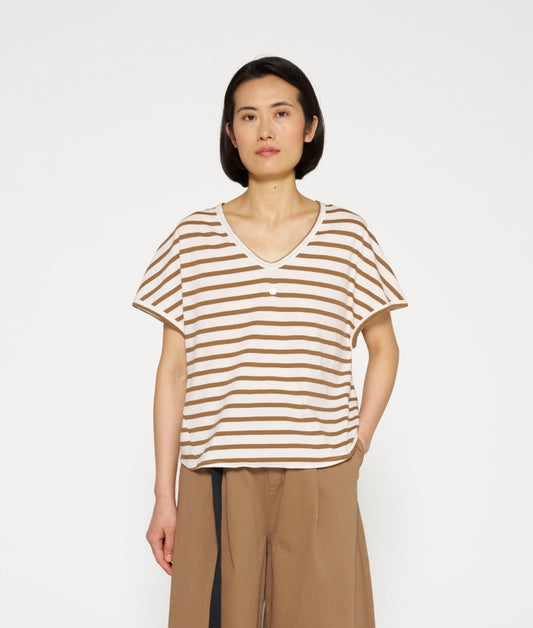 V neck tee stripes