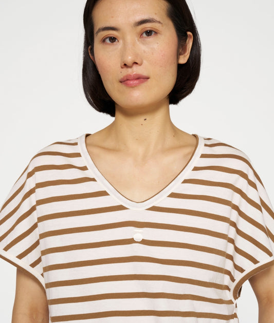V neck tee stripes