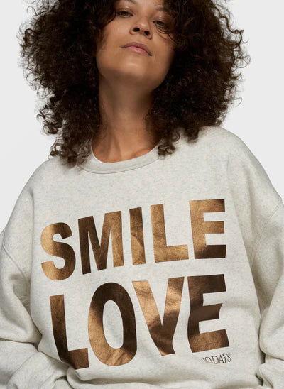 Statement sweater smile love