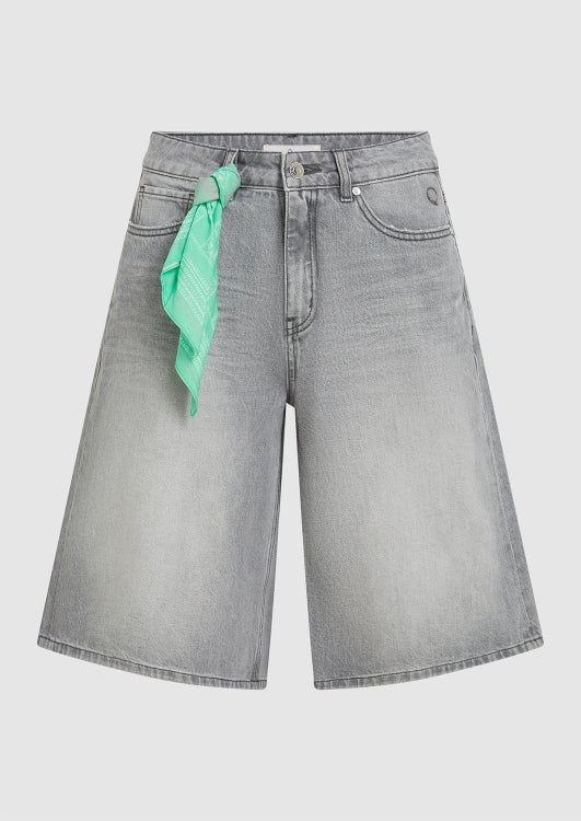Dae short