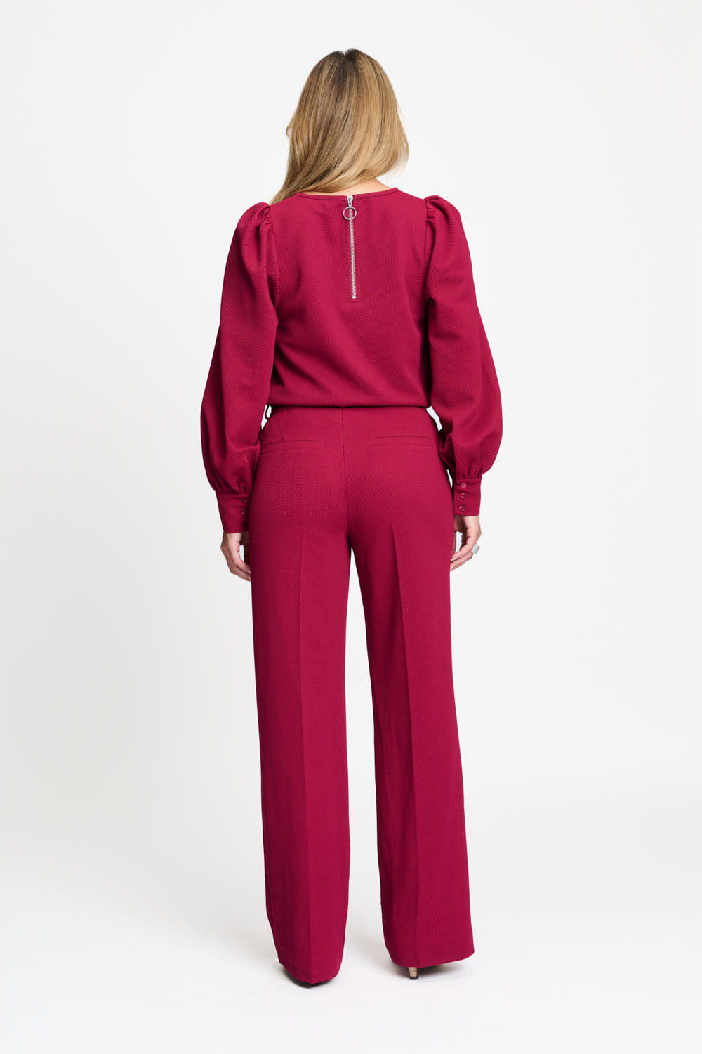 Pom kae burgundy red