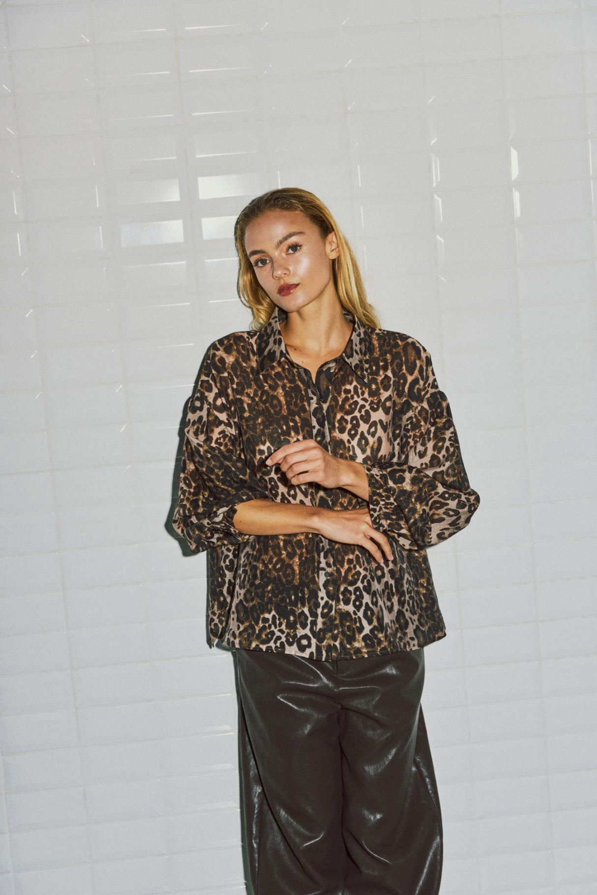 Annika leo ls shirt