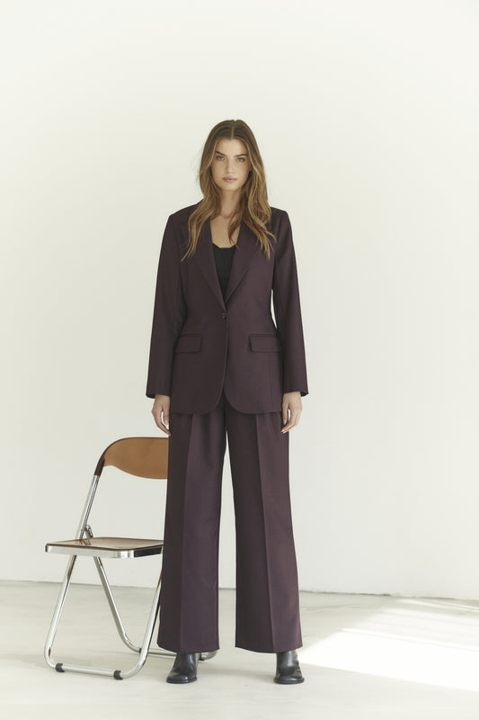 Almira Pant