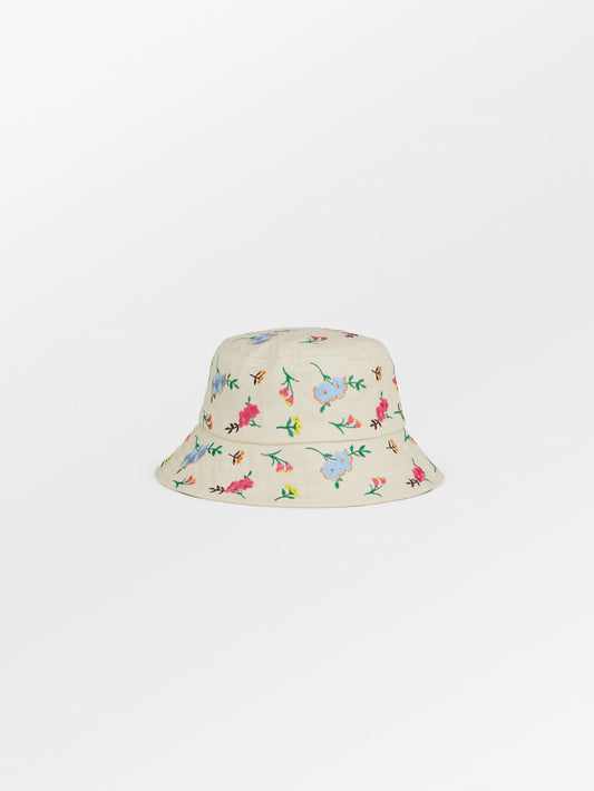 Amelia hat