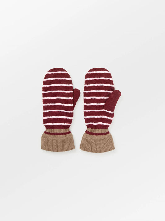 Thin striped emerald mittens