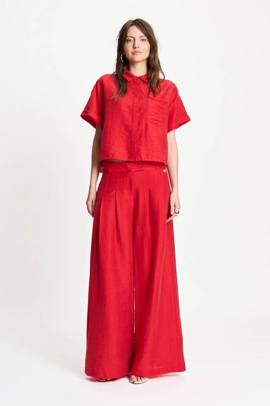Pom bloom red